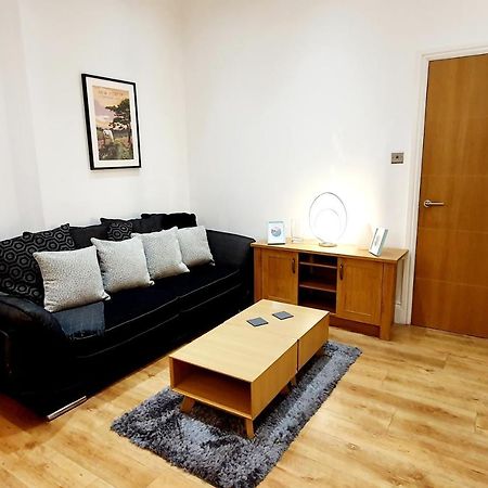 Superb 2 Beds 2 Baths New Apartment W/ Garden+Patio ボーンマス エクステリア 写真