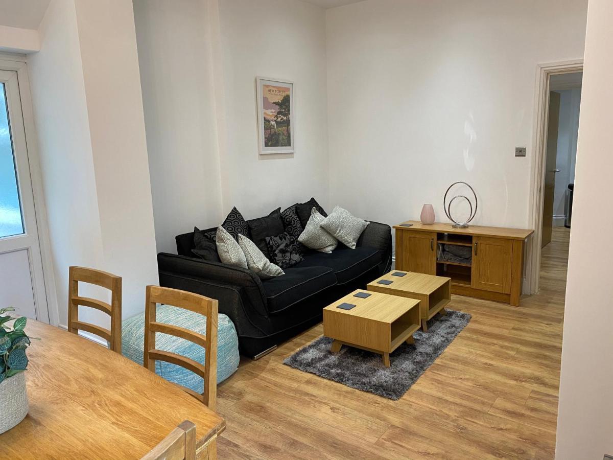 Superb 2 Beds 2 Baths New Apartment W/ Garden+Patio ボーンマス エクステリア 写真