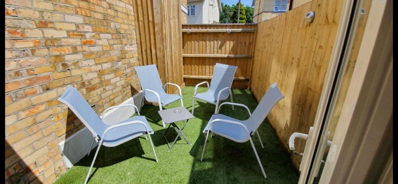 Superb 2 Beds 2 Baths New Apartment W/ Garden+Patio ボーンマス エクステリア 写真