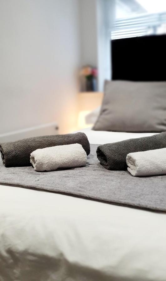 Superb 2 Beds 2 Baths New Apartment W/ Garden+Patio ボーンマス エクステリア 写真