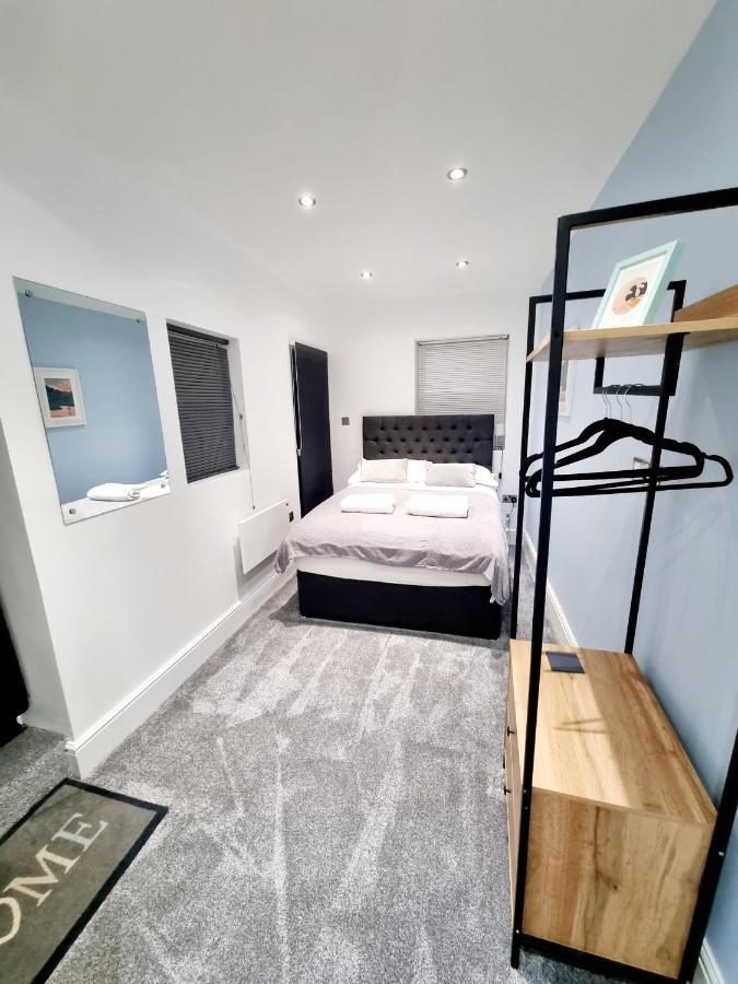 Superb 2 Beds 2 Baths New Apartment W/ Garden+Patio ボーンマス エクステリア 写真